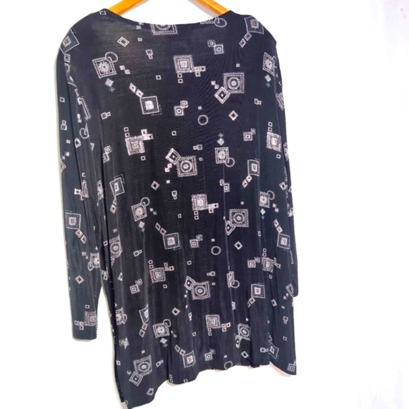 Vikki Vi California 2X Black Silver Metallic and White Geometric Tunic - Picture 6 of 7